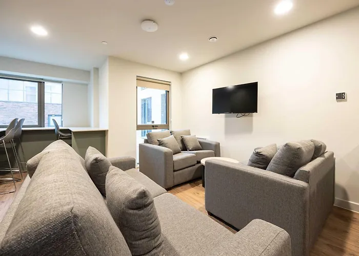Bright Single Occupancy Ensuite Room