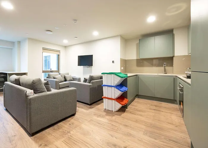 Bright Single Occupancy Ensuite Room