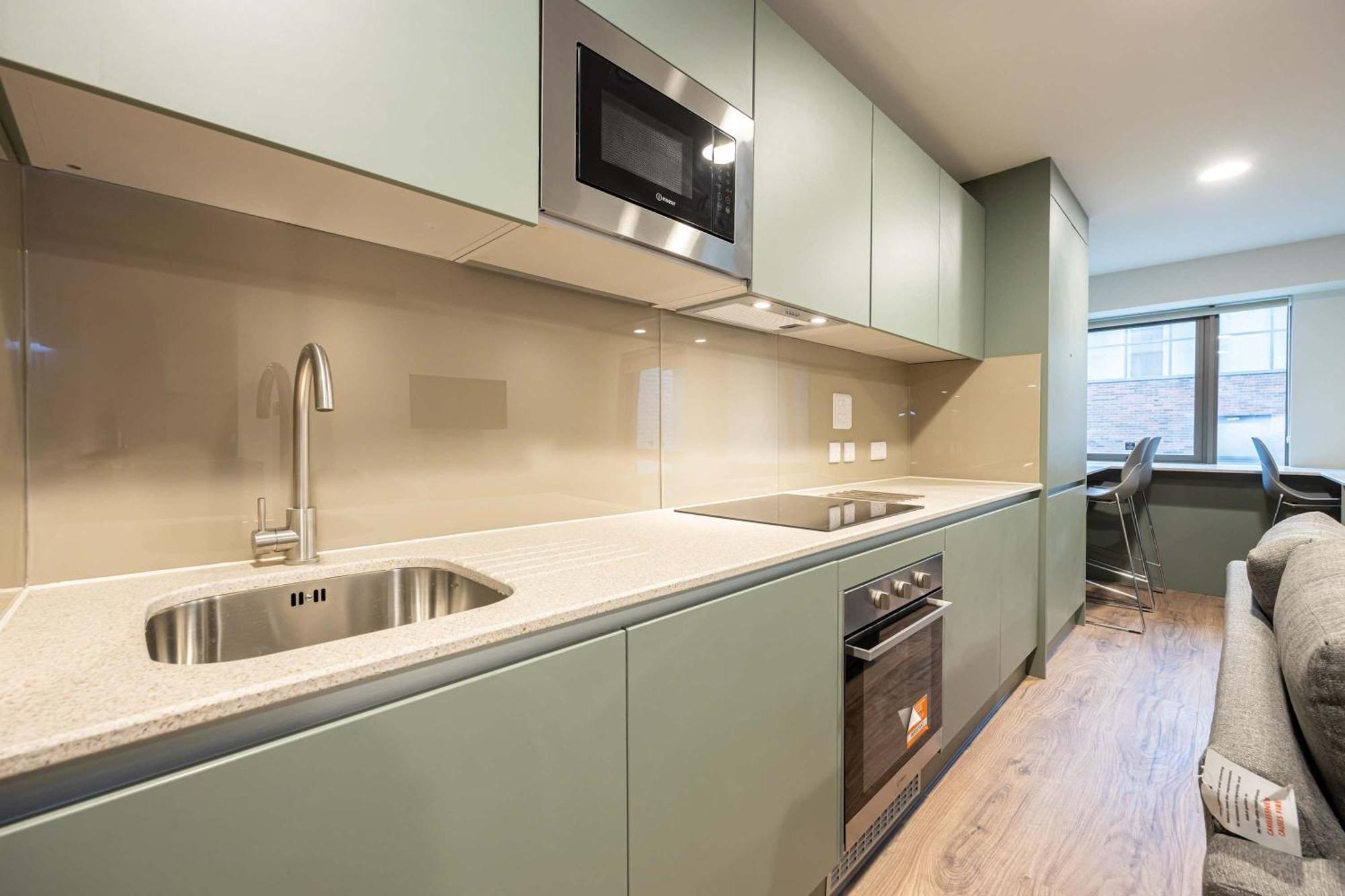 Bright Single Occupancy Ensuite Apartment *