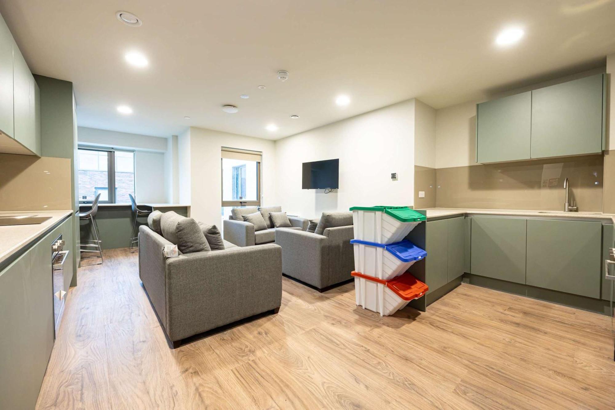 Bright Single Occupancy Ensuite Apartment