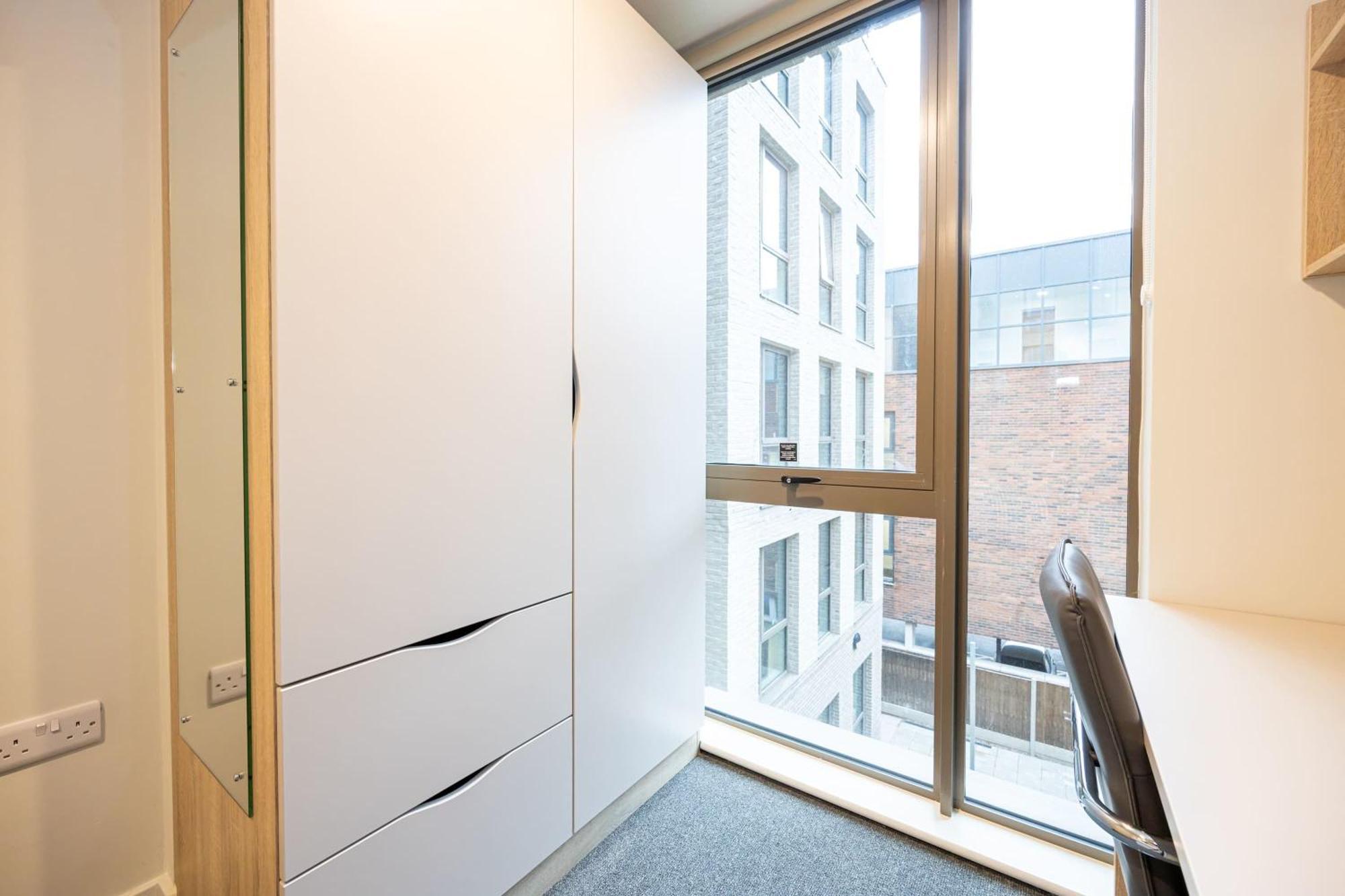 Bright Single Occupancy Ensuite *