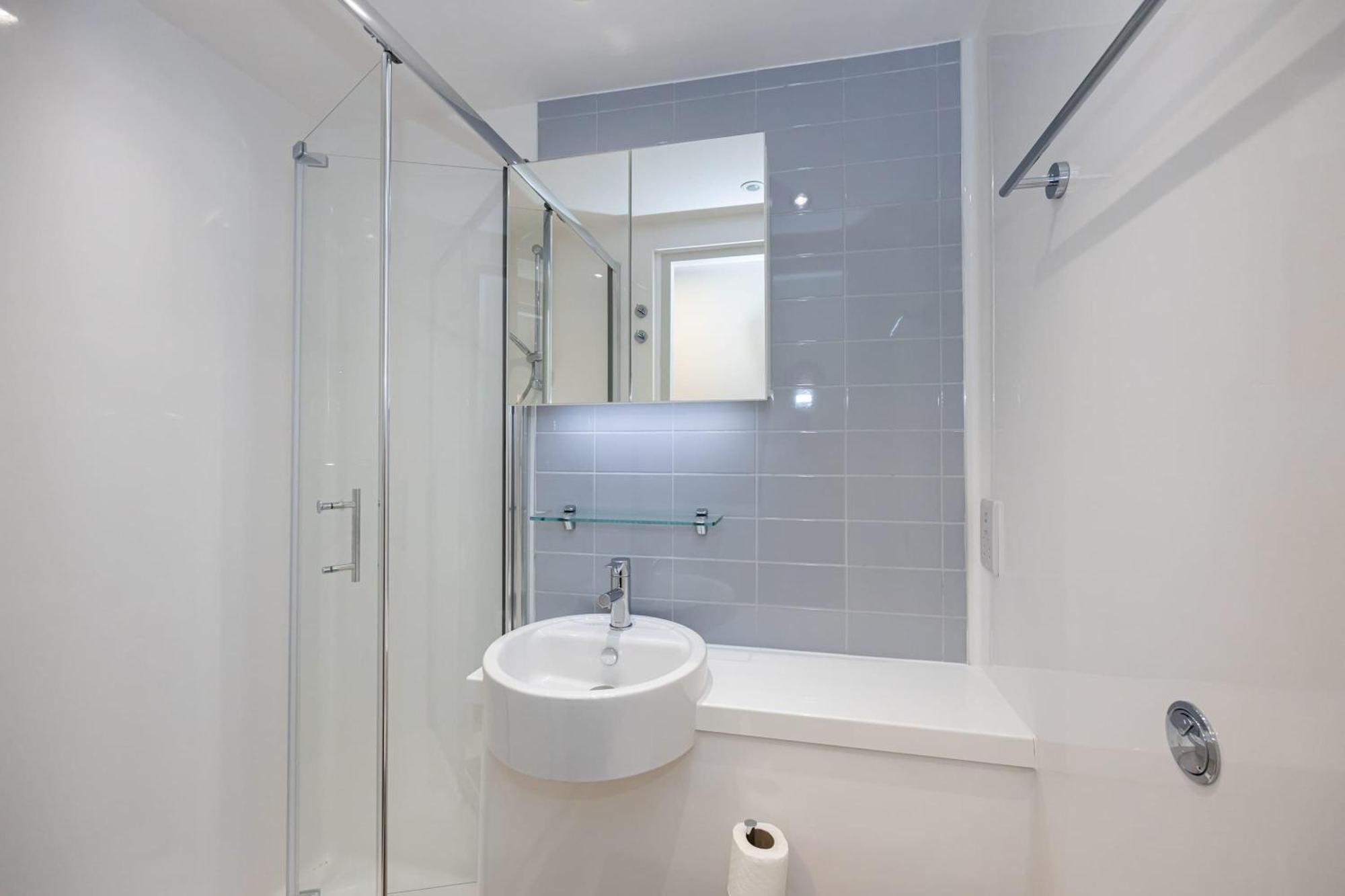 Bright Single Occupancy Ensuite Apartment *