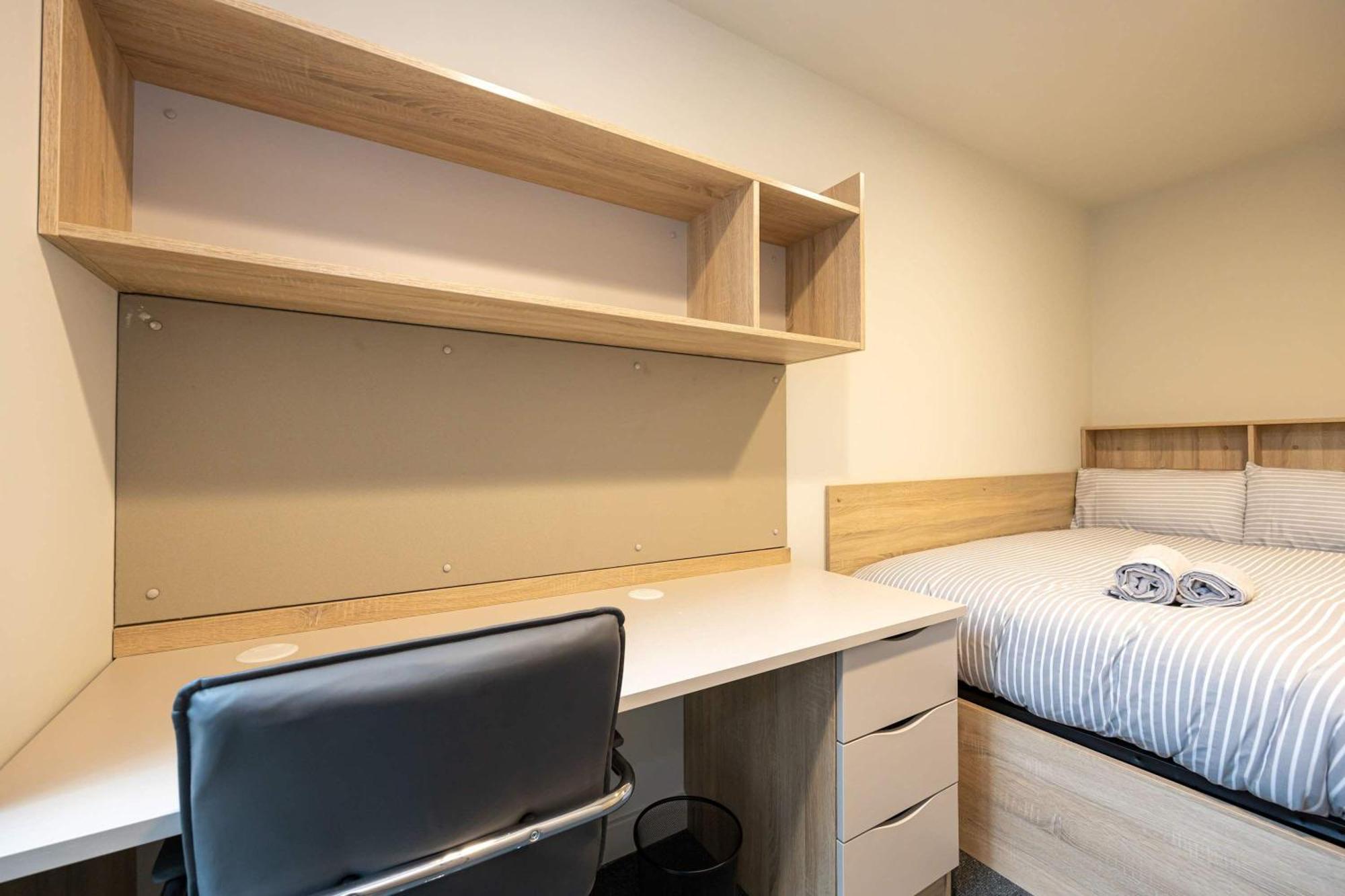 Bright Single Occupancy Ensuite